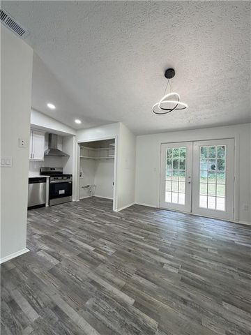 4003 Overland Trail, Snellville, GA 30039