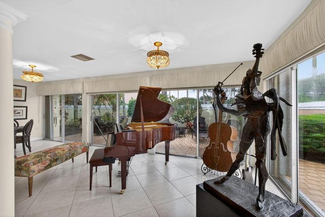 2347 Saratoga Bay Drive, West Palm Beach, FL 33409