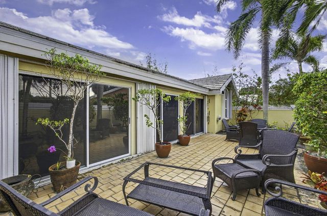 2347 Saratoga Bay Drive, West Palm Beach, FL 33409