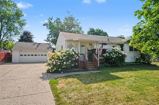 244 Ponchartrain Drive, Fenton, MI 48430