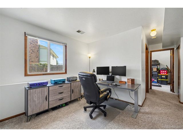 2138 Daley Dr, Longmont, CO 80501