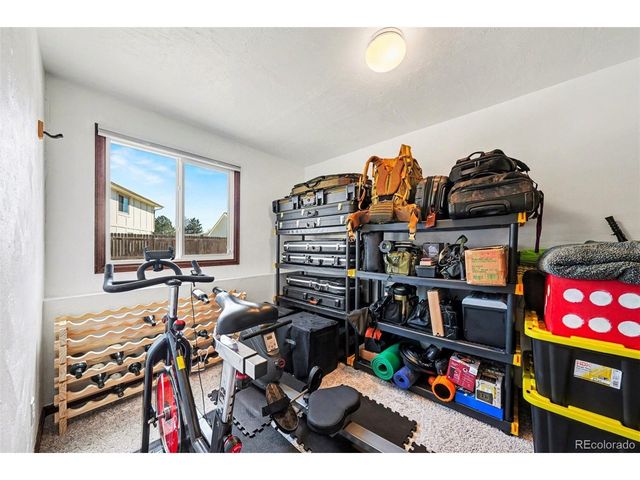 2138 Daley Dr, Longmont, CO 80501