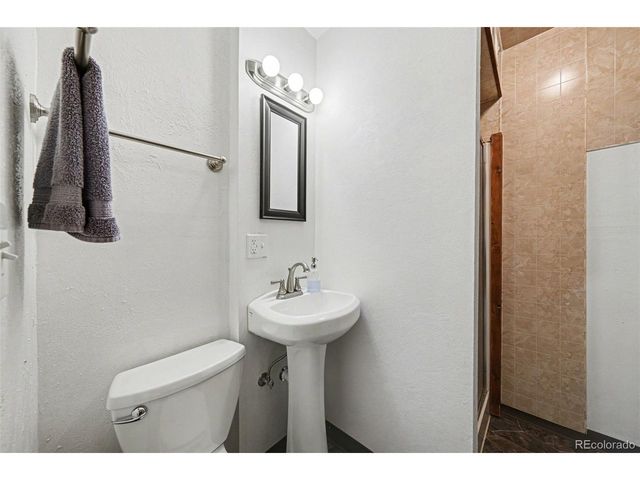 2138 Daley Dr, Longmont, CO 80501