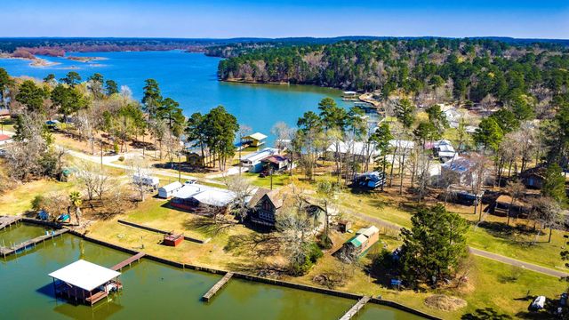 231 North Point Rd, Trinity, TX 75862