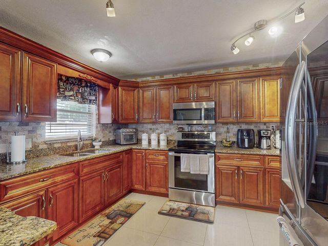 5763 55TH TERRACE N, Kenneth City, FL 33709