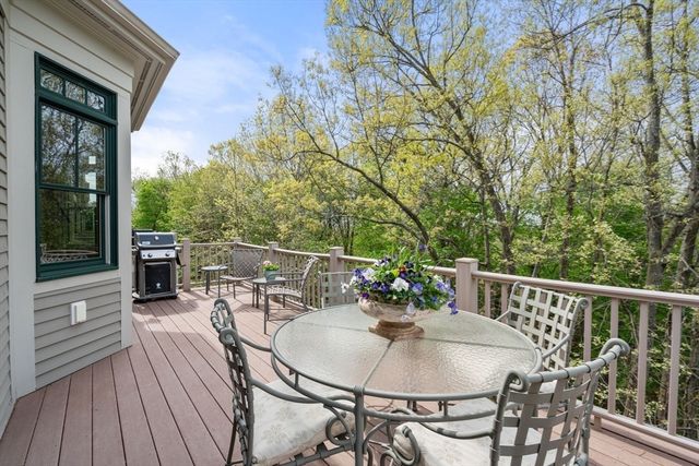 65 S Cottage Rd 119, Belmont, MA 02478