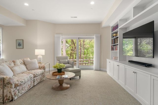 65 S Cottage Rd 119, Belmont, MA 02478