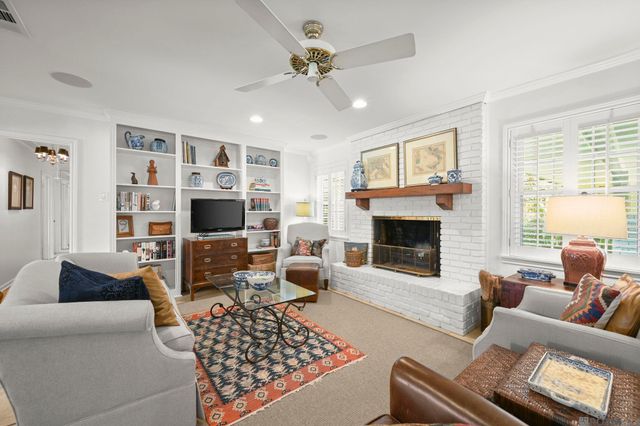 9325 Blueridge Dr, Baton Rouge, LA 70809