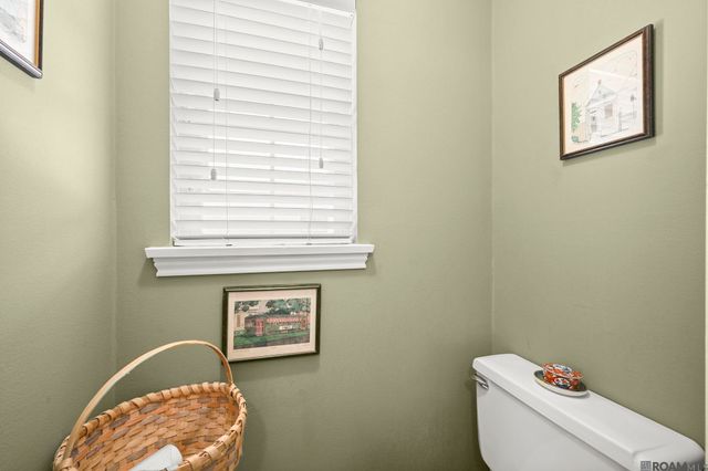 9325 Blueridge Dr, Baton Rouge, LA 70809