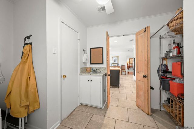 9325 Blueridge Dr, Baton Rouge, LA 70809