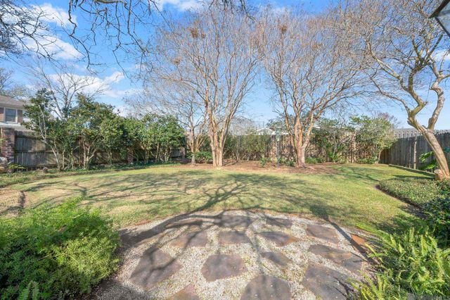 9325 Blueridge Dr, Baton Rouge, LA 70809