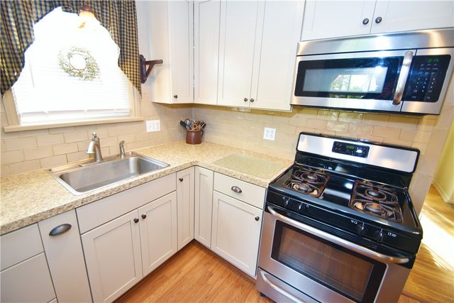 70 Lanark Crescent, Rochester, NY 14609