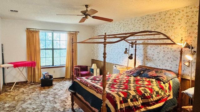 318 S Loma Vista Dr, Kerrville, TX 78028