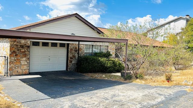 318 S Loma Vista Dr, Kerrville, TX 78028