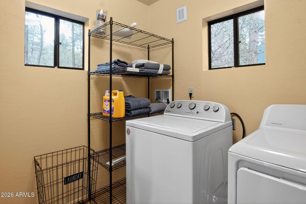 Image 28 of property listing at 8884 W TONTO RIM Drive, Pine, AZ 85544