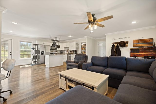 219 Brook Drive, Jeffersonville, KY 40337