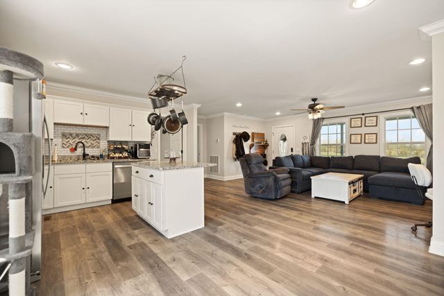 219 Brook Drive, Jeffersonville, KY 40337