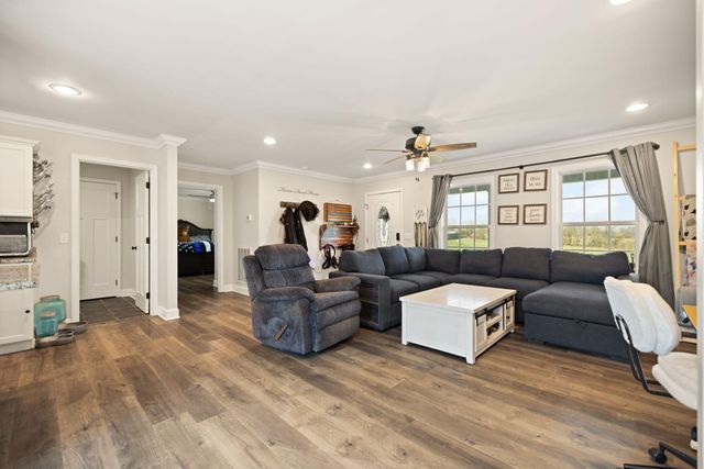 219 Brook Drive, Jeffersonville, KY 40337