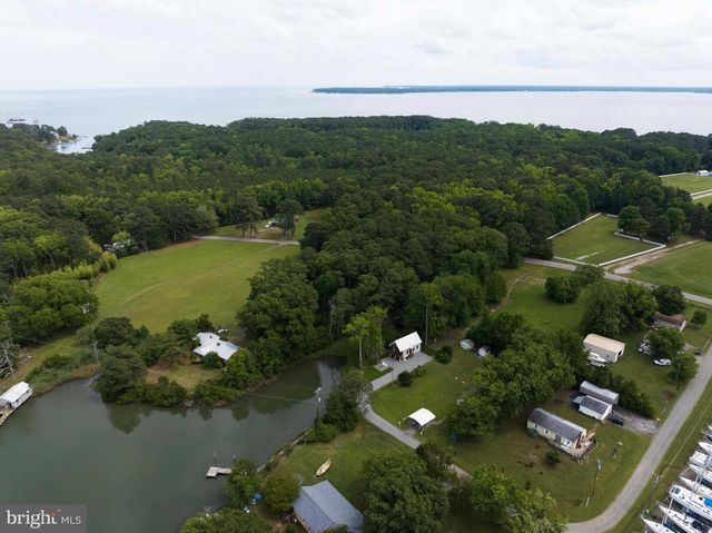 138 DELTA DR, Deltaville, VA 23043