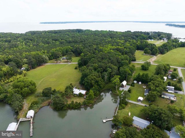 138 DELTA DR, Deltaville, VA 23043