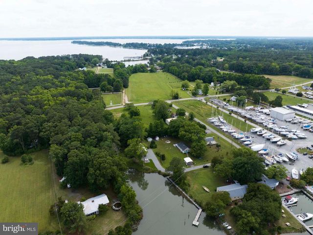 138 DELTA DR, Deltaville, VA 23043