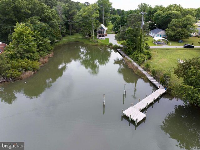 138 DELTA DR, Deltaville, VA 23043