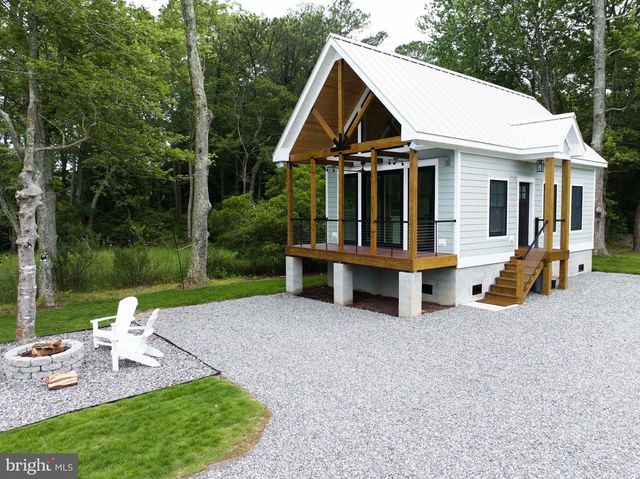 138 DELTA DR, Deltaville, VA 23043