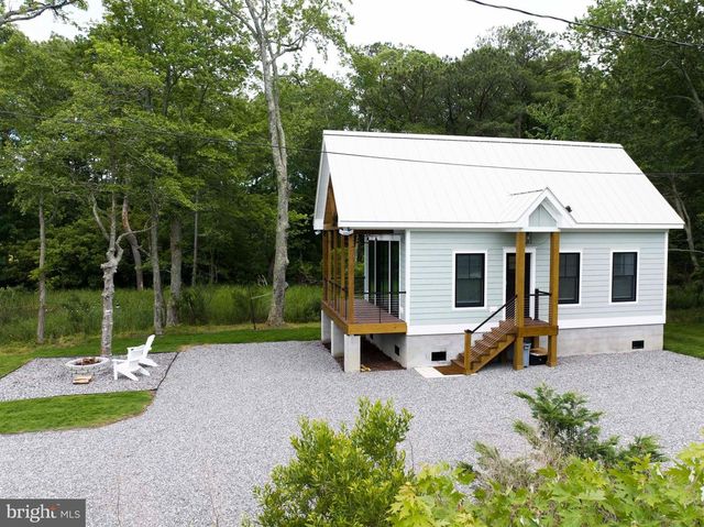 138 DELTA DR, Deltaville, VA 23043