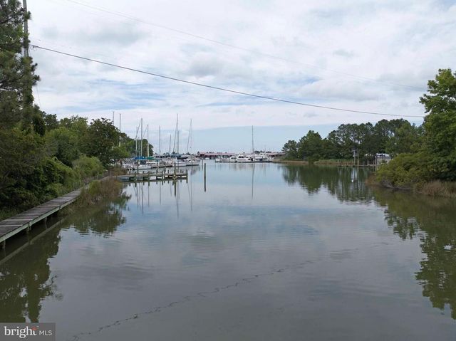 138 DELTA DR, Deltaville, VA 23043