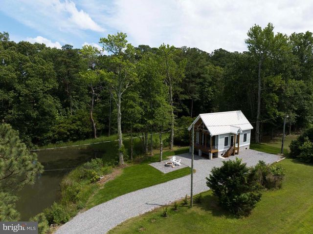 138 DELTA DR, Deltaville, VA 23043