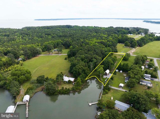 138 DELTA DR, Deltaville, VA 23043