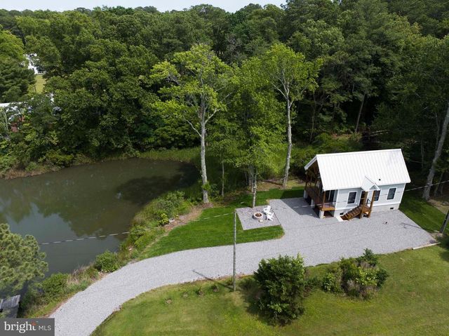 138 DELTA DR, Deltaville, VA 23043