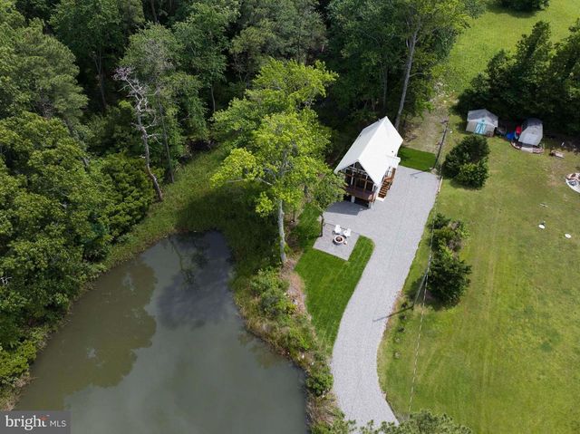 138 DELTA DR, Deltaville, VA 23043