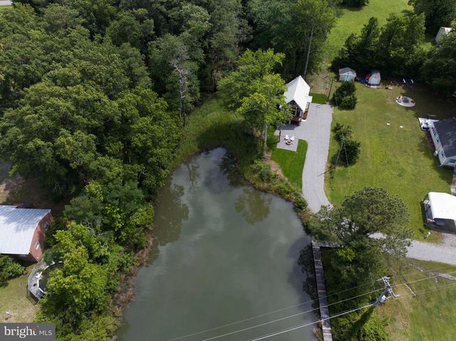 138 DELTA DR, Deltaville, VA 23043