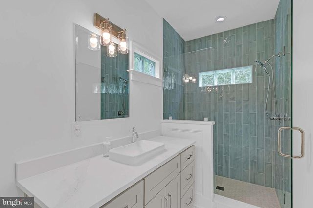 138 DELTA DR, Deltaville, VA 23043