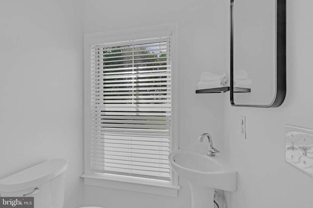 138 DELTA DR, Deltaville, VA 23043