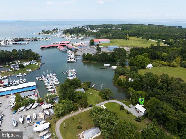 138 DELTA DR, Deltaville, VA 23043