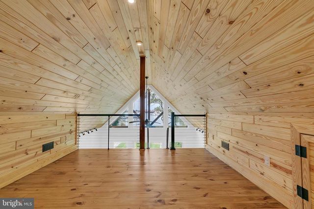 138 DELTA DR, Deltaville, VA 23043