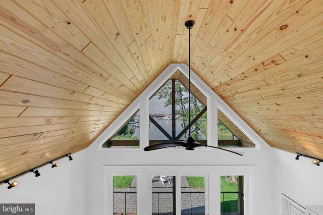 138 DELTA DR, Deltaville, VA 23043