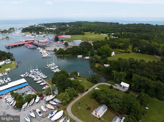 138 DELTA DR, Deltaville, VA 23043