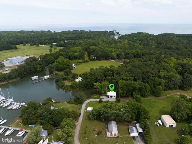 138 DELTA DR, Deltaville, VA 23043