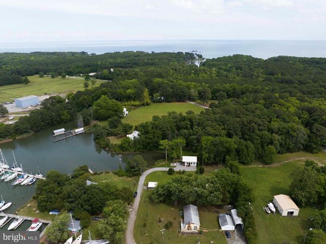 138 DELTA DR, Deltaville, VA 23043