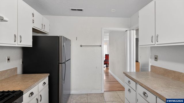 651 Wayne Dr N, Keizer, OR 97303