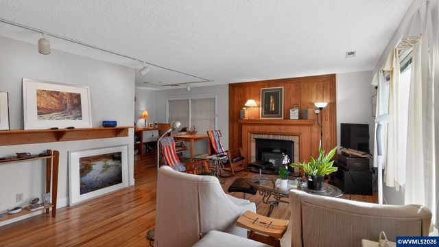 651 Wayne Dr N, Keizer, OR 97303