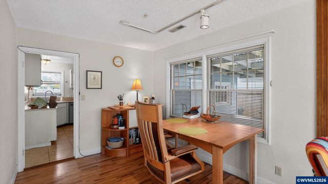 651 Wayne Dr N, Keizer, OR 97303