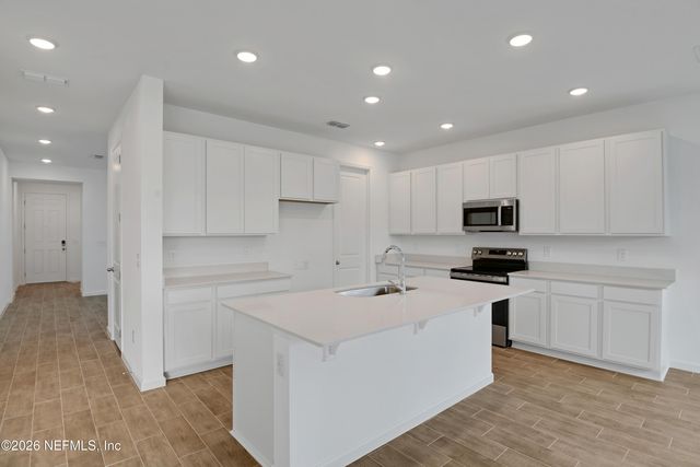 330 ALEXANDRITE Street, Deland, FL 32720