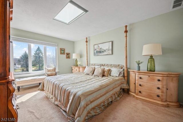 19 Plymouth Ln, Manalapan Twp., NJ 07726