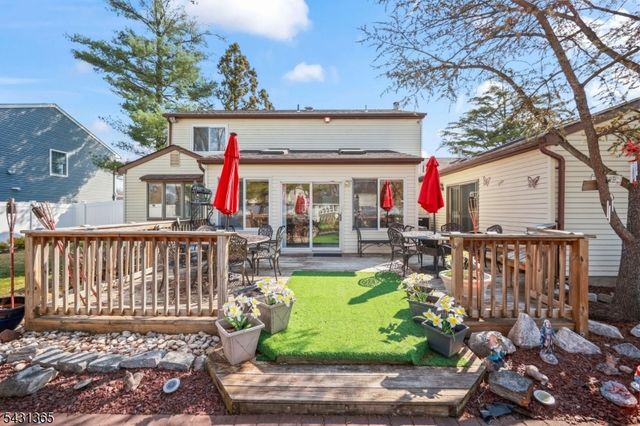 19 Plymouth Ln, Manalapan Twp., NJ 07726