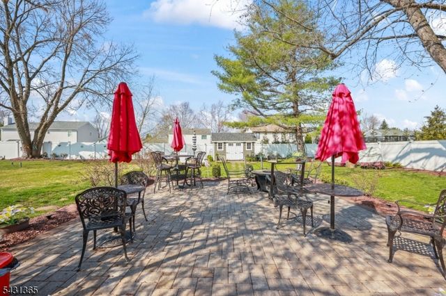 19 Plymouth Ln, Manalapan Twp., NJ 07726