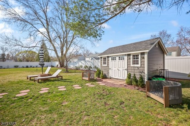 19 Plymouth Ln, Manalapan Twp., NJ 07726
